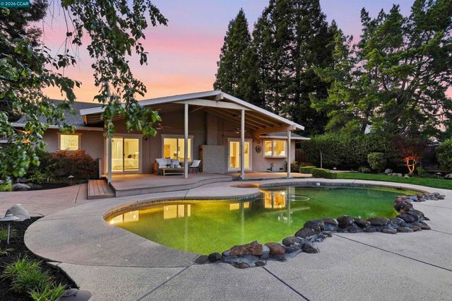 2652 Bridle Ln, Walnut Creek, CA 94596