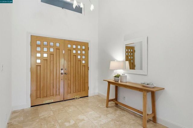 2652 Bridle Ln, Walnut Creek, CA 94596