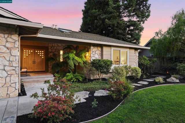 2652 Bridle Ln, Walnut Creek, CA 94596