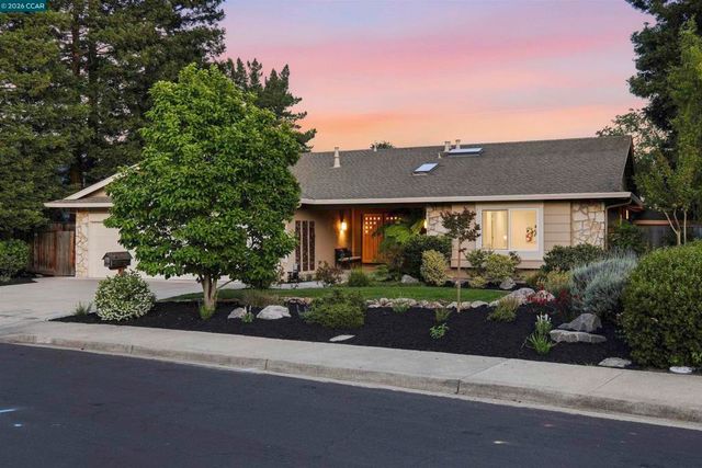 2652 Bridle Ln, Walnut Creek, CA 94596