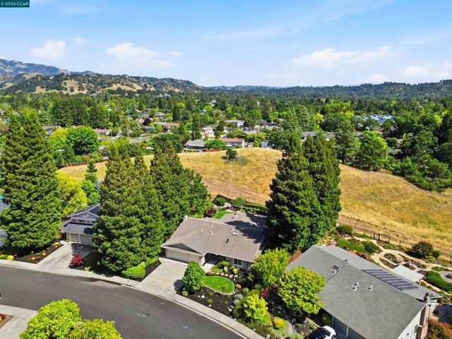 2652 Bridle Ln, Walnut Creek, CA 94596