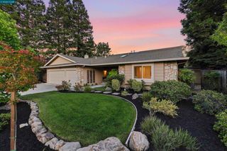 2652 Bridle Ln, Walnut Creek, CA 94596
