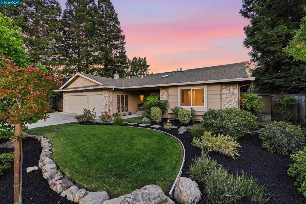 2652 Bridle Ln, Walnut Creek, CA 94596