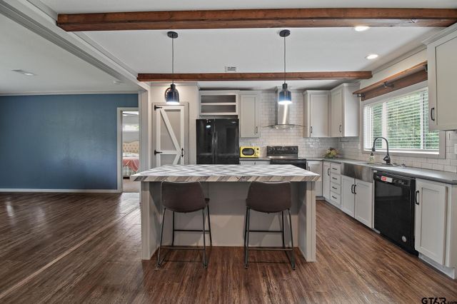 20970 Joe Paul Ln, Chandler, TX 75758