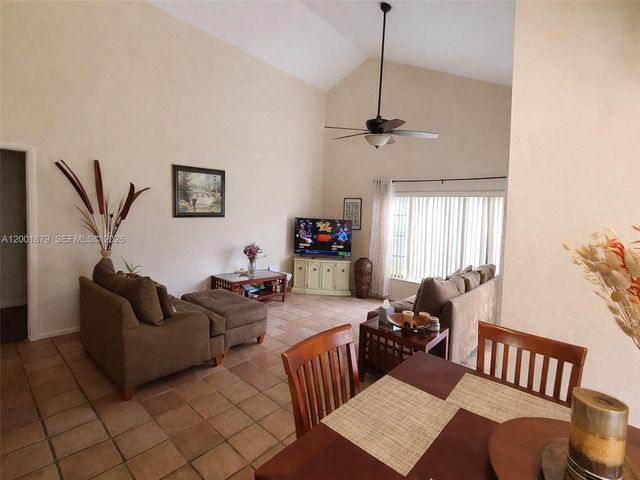 5524 Constant Spring Terrace 213, Lauderhill, FL 33319