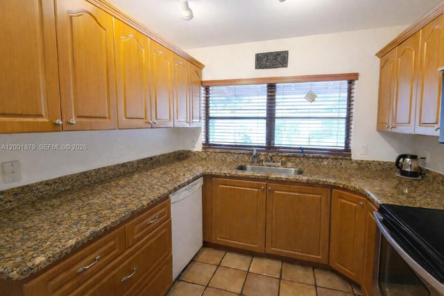 5524 Constant Spring Terrace 213, Lauderhill, FL 33319