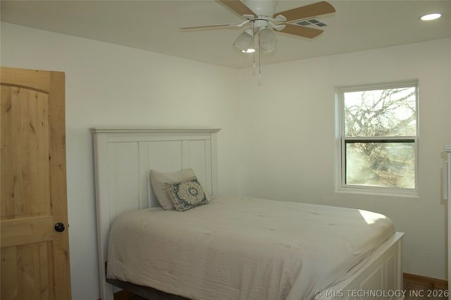 6129 Dixie, Madill, OK 73439