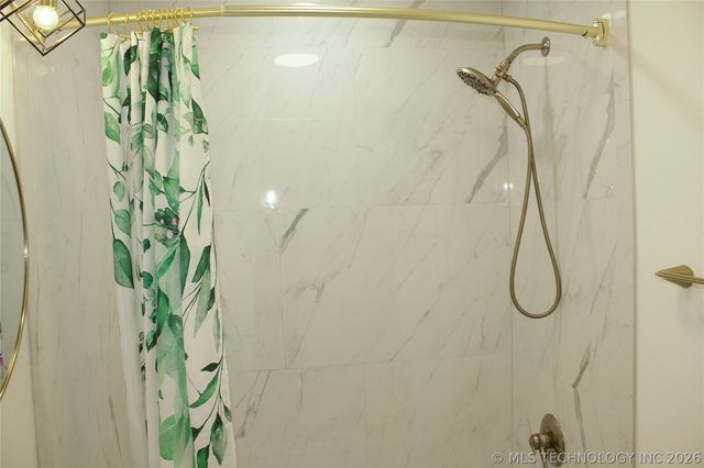 6129 Dixie, Madill, OK 73439