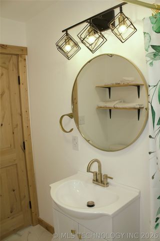 6129 Dixie, Madill, OK 73439