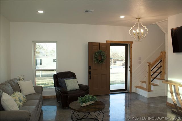 6129 Dixie, Madill, OK 73439