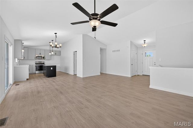 18815 Addi Drive, Warrenton, MO 63383