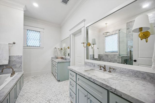 601 E 21st Street, Houston, TX 77008
