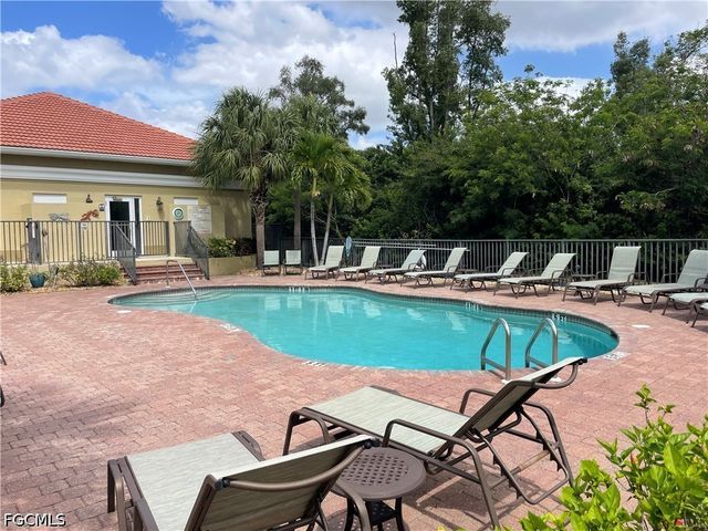 10031 Lake Cove DR 302, Fort Myers, FL 33908
