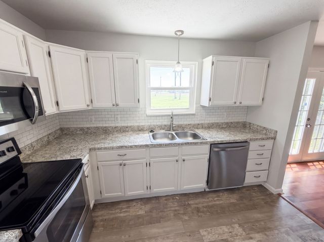 2219 Rolling Oak Drive, Indianapolis, IN 46214
