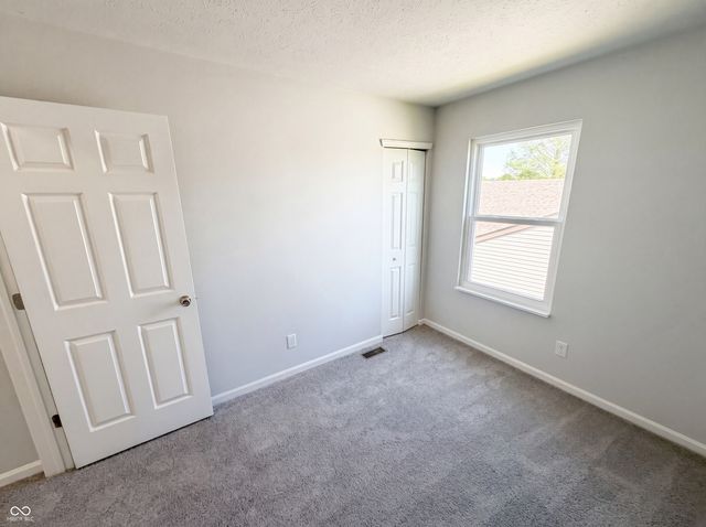 2219 Rolling Oak Drive, Indianapolis, IN 46214