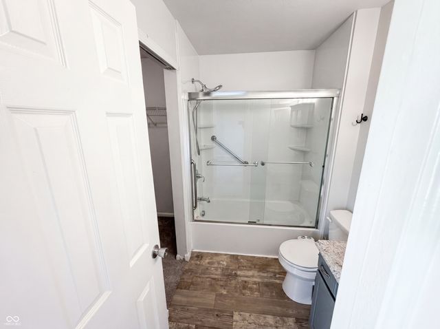 2219 Rolling Oak Drive, Indianapolis, IN 46214