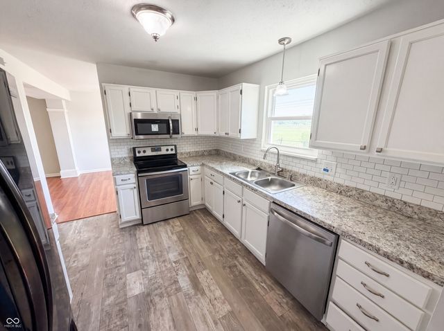 2219 Rolling Oak Drive, Indianapolis, IN 46214