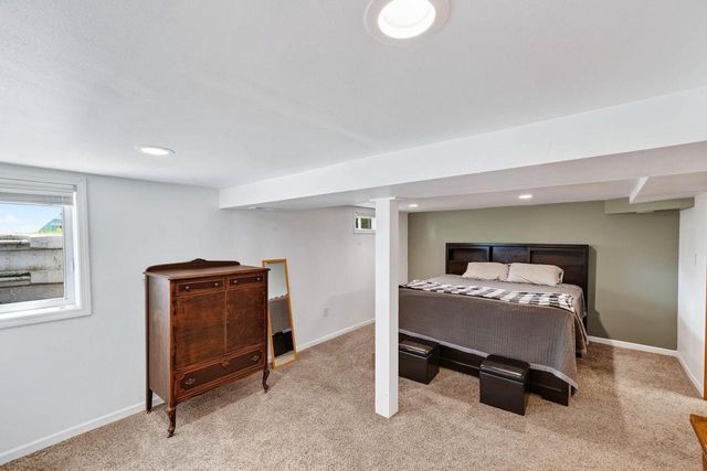 608 W Capitol Drive, Hartland, WI 53029