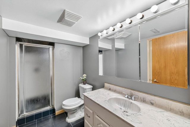 608 W Capitol Drive, Hartland, WI 53029
