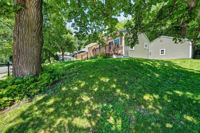 608 W Capitol Drive, Hartland, WI 53029