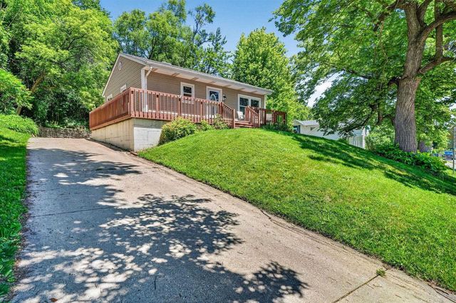 608 W Capitol Drive, Hartland, WI 53029