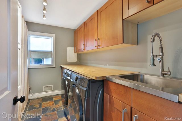 323 River Street, Northville, MI 48167