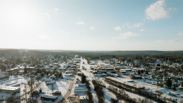 433 E PLEASANT Street, Corry, PA 16407