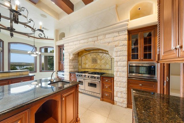 217 Bella Riva DR, Austin, TX 78734