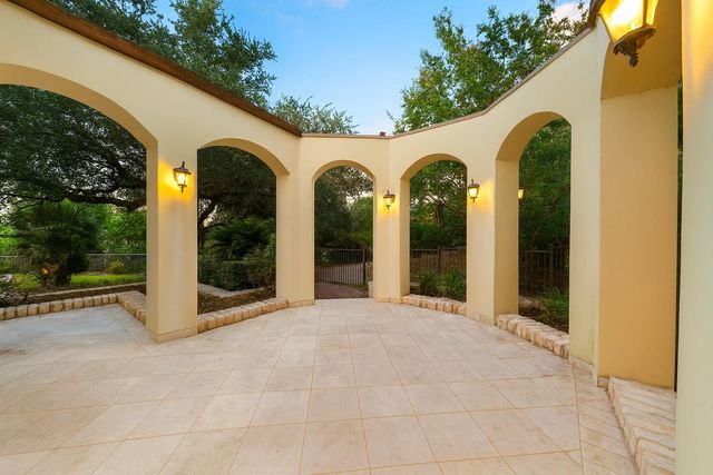 217 Bella Riva DR, Austin, TX 78734