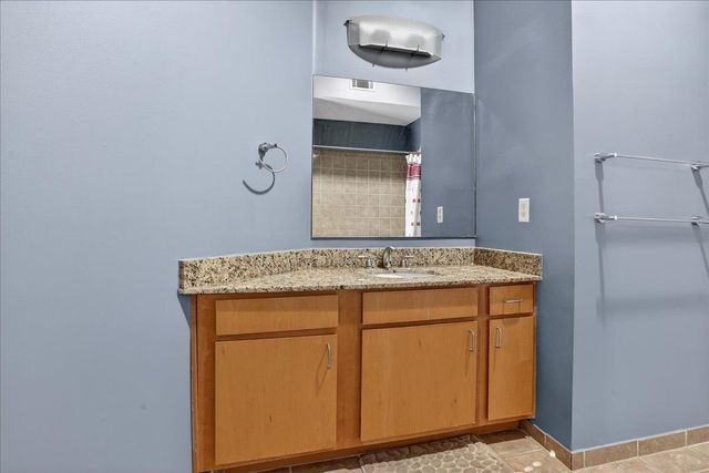 440 N Front St Apt 202, Memphis, TN 38105