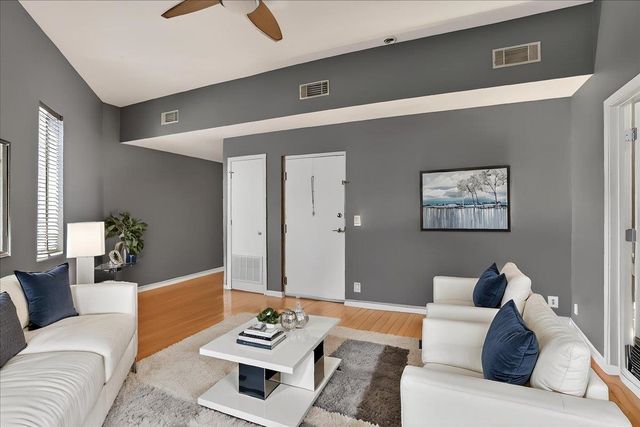 440 N Front St Apt 202, Memphis, TN 38105