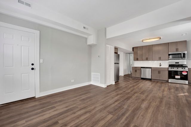 3040 W Medill Avenue 2, Chicago, IL 60647