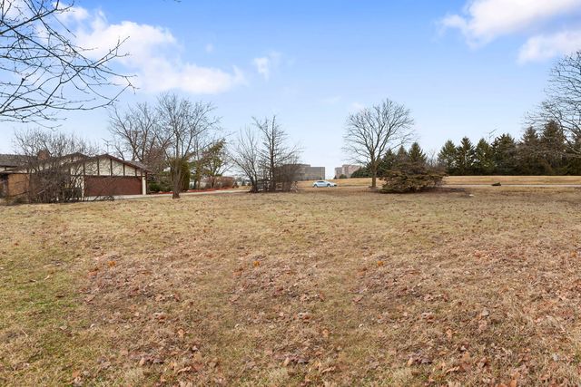 46 Kingston Drive, Oak Brook, IL 60523