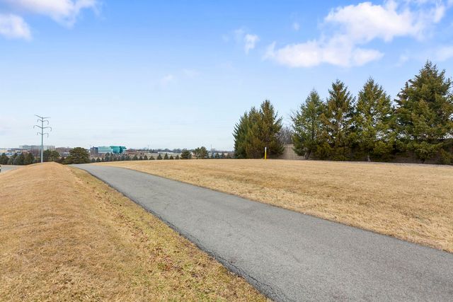 46 Kingston Drive, Oak Brook, IL 60523