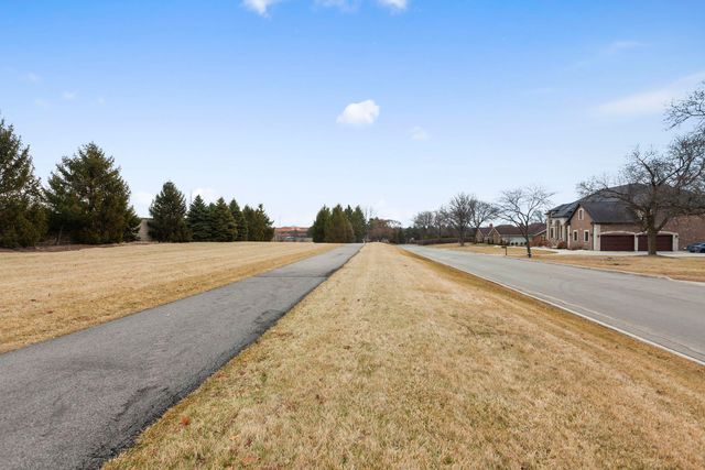 46 Kingston Drive, Oak Brook, IL 60523