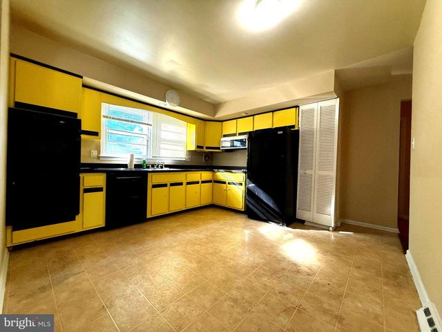 404 TANFORAN DR, Cherry Hill, NJ 08002