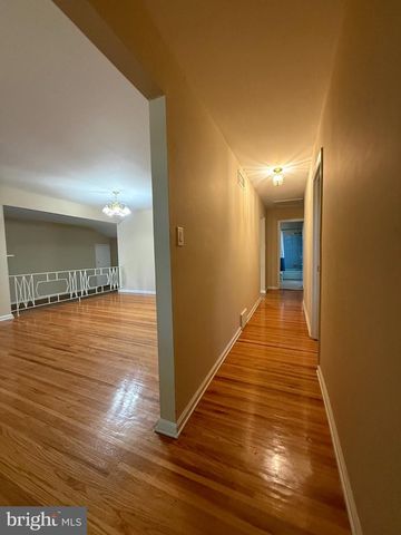 404 TANFORAN DR, Cherry Hill, NJ 08002