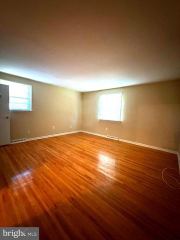404 TANFORAN DR, Cherry Hill, NJ 08002