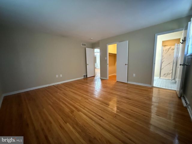 404 TANFORAN DR, Cherry Hill, NJ 08002