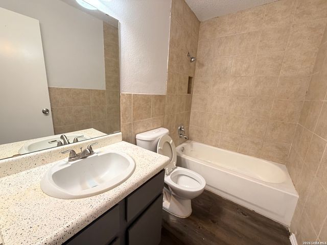 5243 Meadow Rise, San Antonio, TX 78250