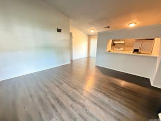 5243 Meadow Rise, San Antonio, TX 78250