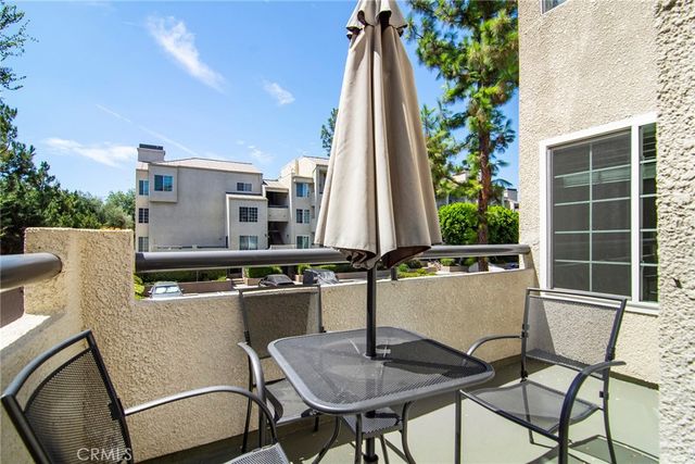 5525 Canoga Avenue 124, Woodland Hills, CA 91367