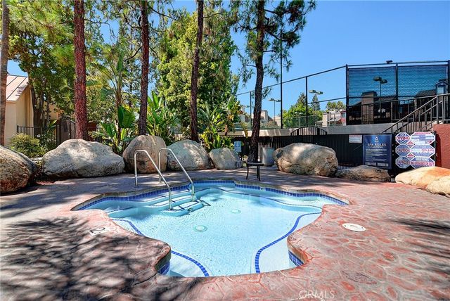5525 Canoga Avenue 124, Woodland Hills, CA 91367