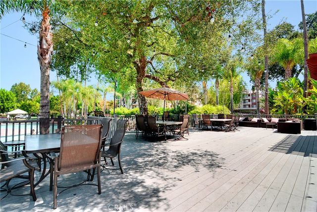 5525 Canoga Avenue 124, Woodland Hills, CA 91367