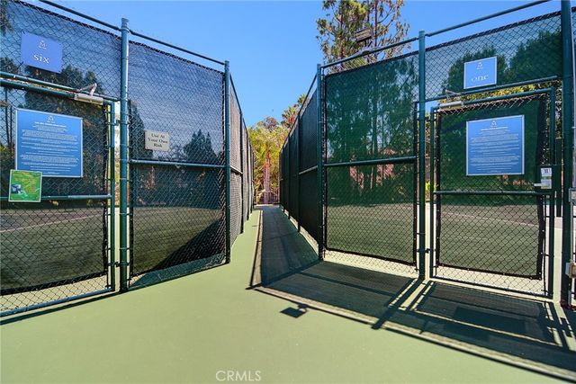 5525 Canoga Avenue 124, Woodland Hills, CA 91367