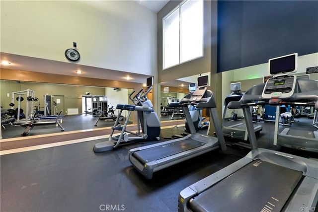 5525 Canoga Avenue 124, Woodland Hills, CA 91367