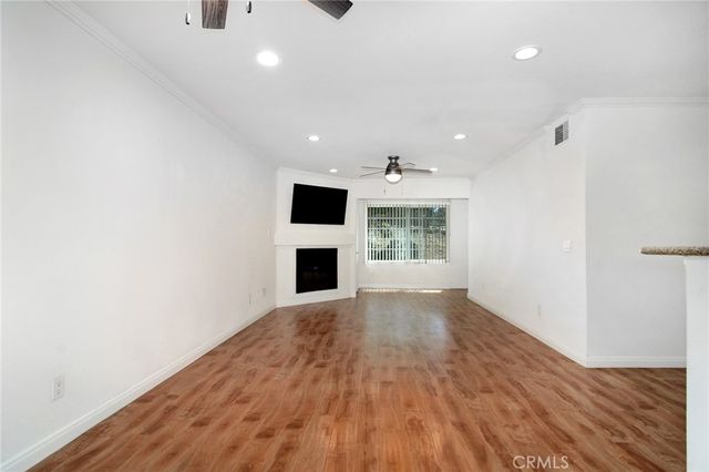 5525 Canoga Avenue 124, Woodland Hills, CA 91367