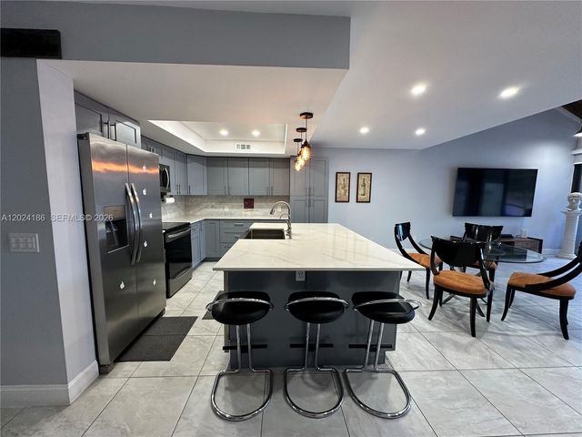 11228 NW 14th Ct 11228, Pembroke Pines, FL 33026