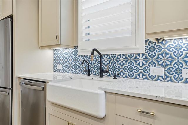 1045 Cagle Creek Overlook, Canton, GA 30115