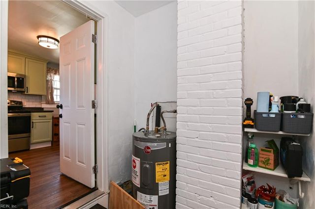 1536 Bainbridge BLVD, Chesapeake, VA 23324